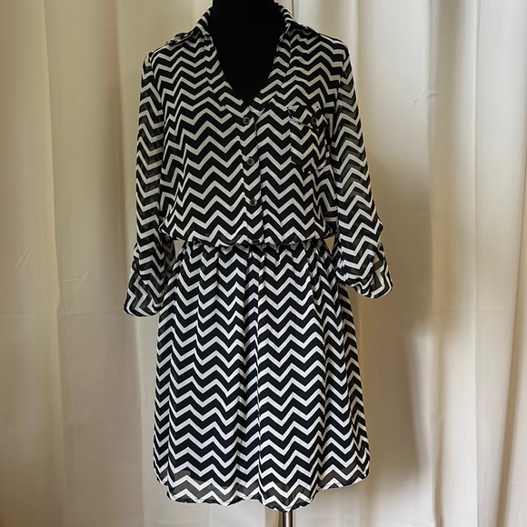 ❤️3/$15❤️ Lined Mini Dress - Picture 1 of 16